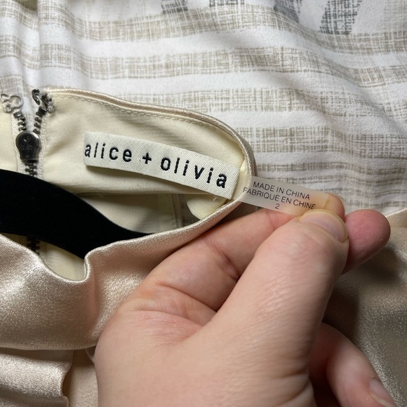 Alice + Olivia Women’s Ebony champagne could shoulder mini dress in size US 2 - Picture 6 of 9